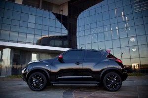 12812 301966369908226 728969340 n e1355883033122 300x199 nissan juke midnight