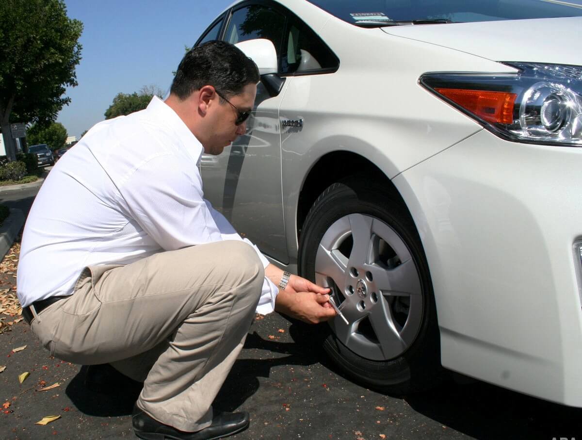 Pressure Check Important Car Preparation Checks for First Time Car Buyers