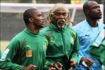 image of Eto'o and teammate Rigobert Song