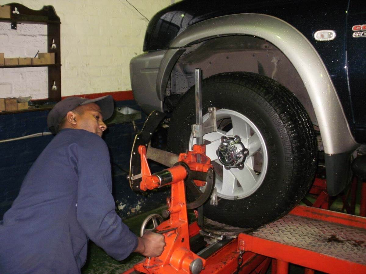 used car wheel alignment image source wikivillage.co .za The 5 Most Important Elements To Look For In A Used Car